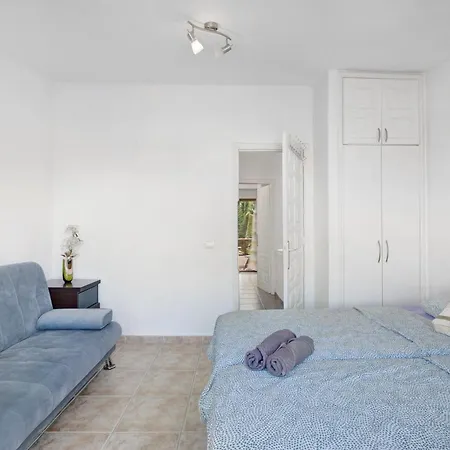 Apartment Amarilla Bay *