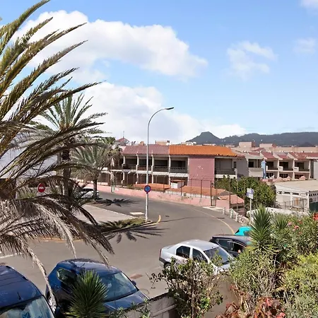 Amarilla Bay طوستا ديل سيلونثيو