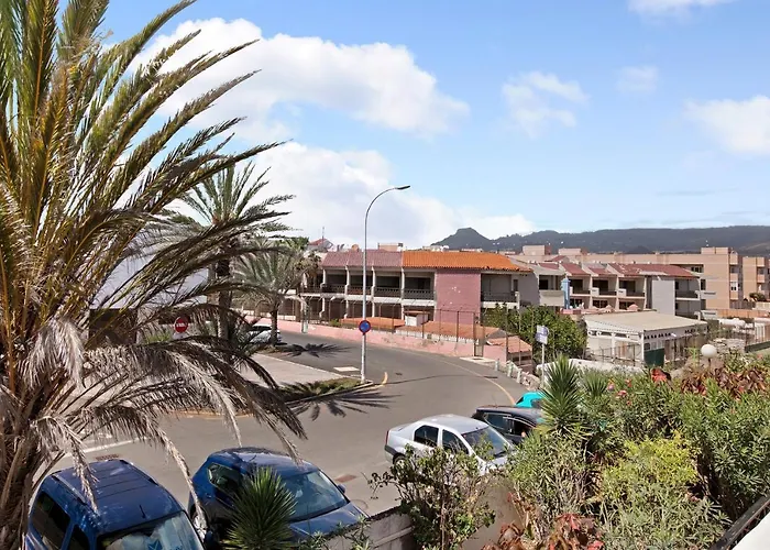 Amarilla Bay طوستا ديل سيلونثيو